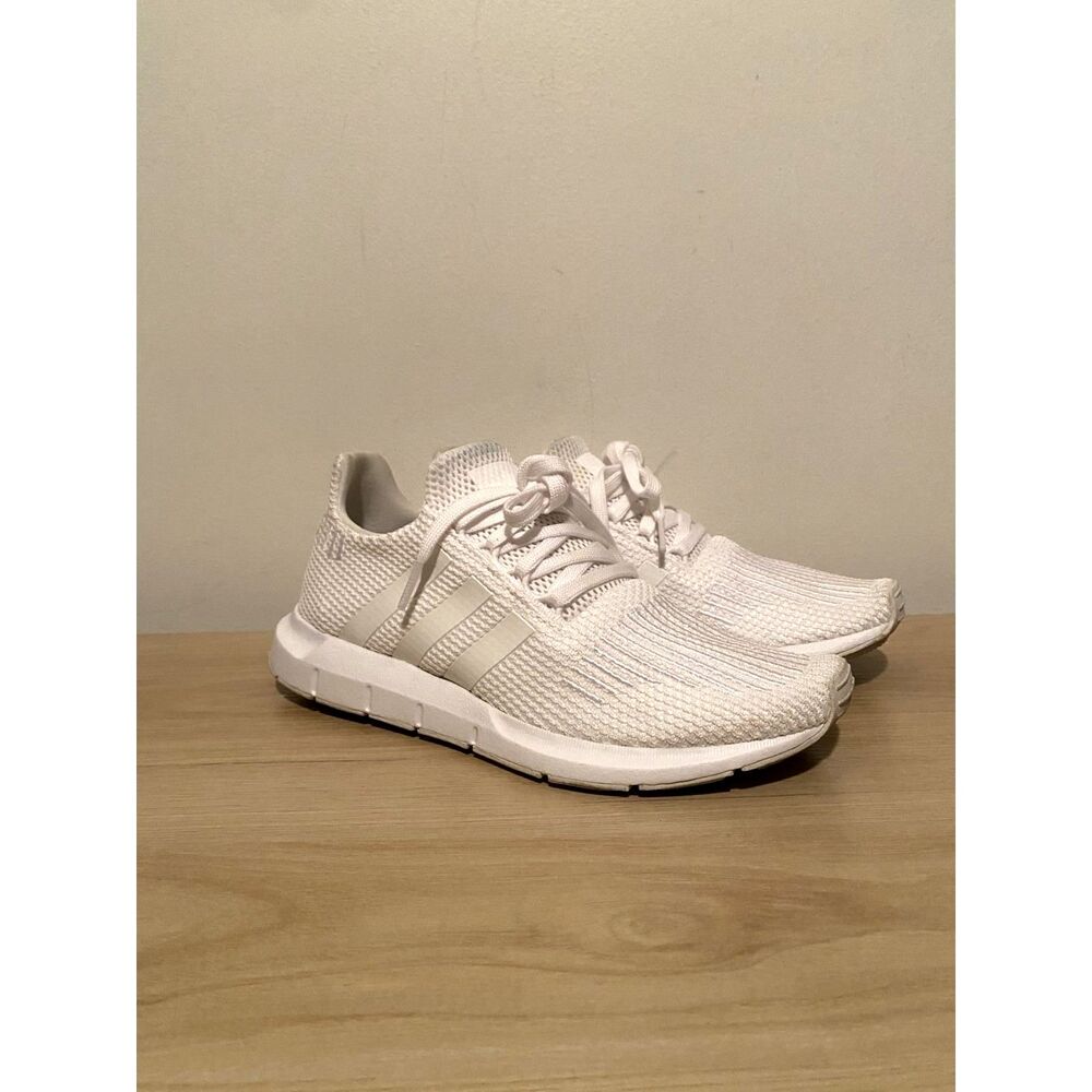 Adidas Swift Run White Sneakers Men’s 5.5 / Women’s 7 – B37725